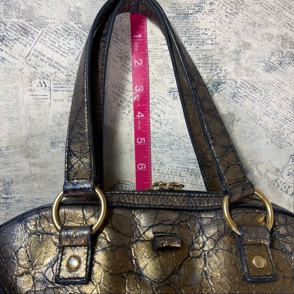 Yves Saint Laurent Rive Gauche Textured Leather Large Muse Tote - Picture 14 of 16